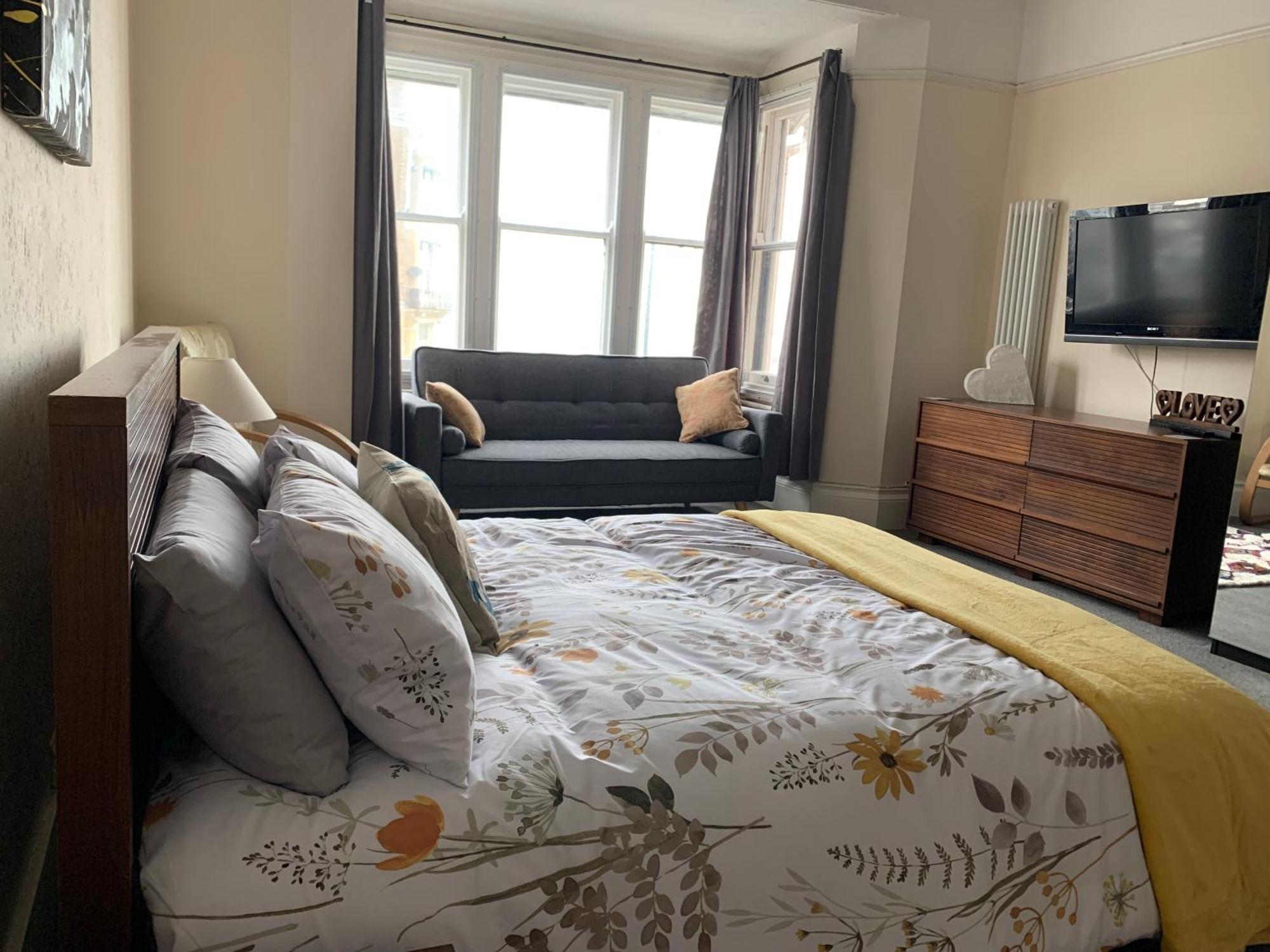 Ocean View Double With Ensuite, With Access To Private Garden And Bike Store Margate Kültér fotó